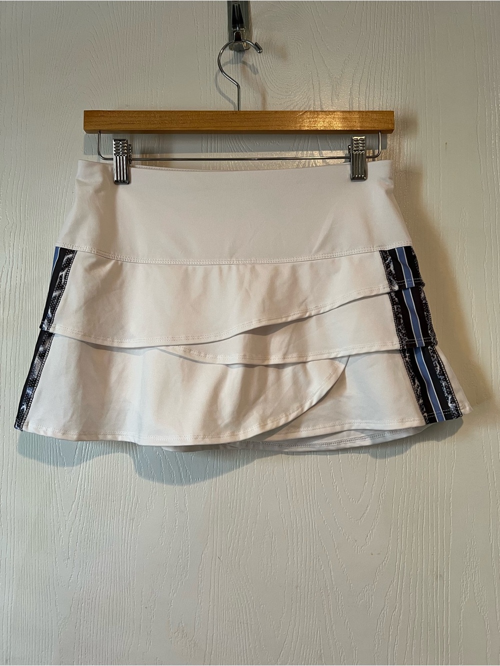 Lucky In Love White Striped Tiered Tennis Golf Skort Skirt Women Sz Small